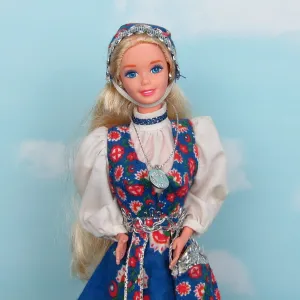 Norwegian Barbie Doll Vintage 1995 Dolls of the World Collector Edition #14450